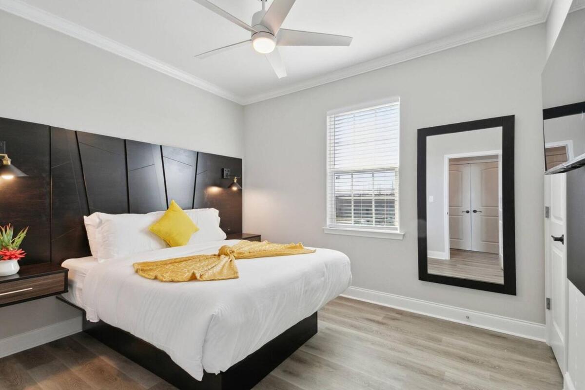 Brand New 5br, Outdoor Seating, Parking * New Orleans